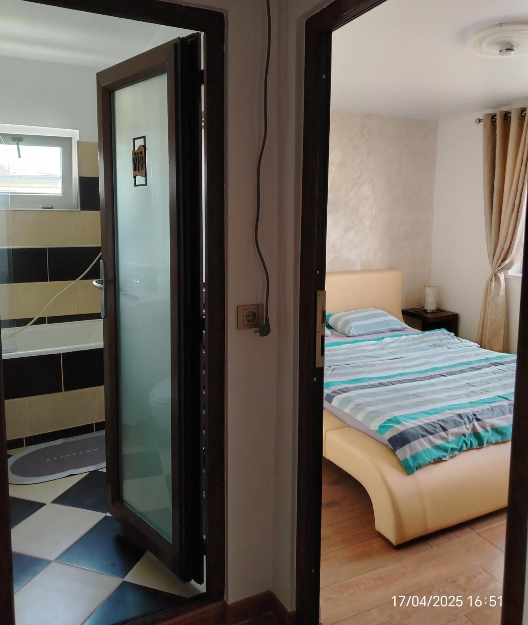 Arka Apartment ไกรโอวา ภายนอก รูปภาพ